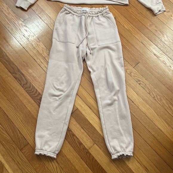 SOLD. Abercrombie Set - Picture 2 of 5